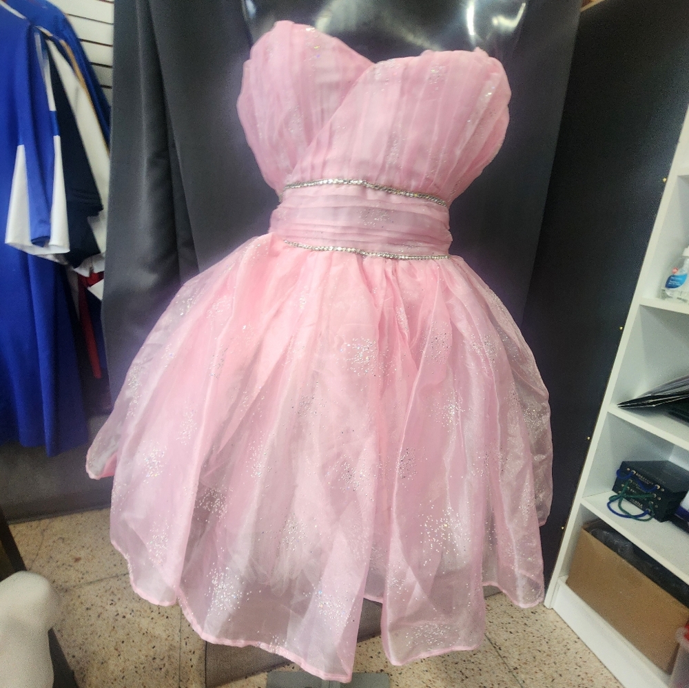 Prom Dress. Pink Color.